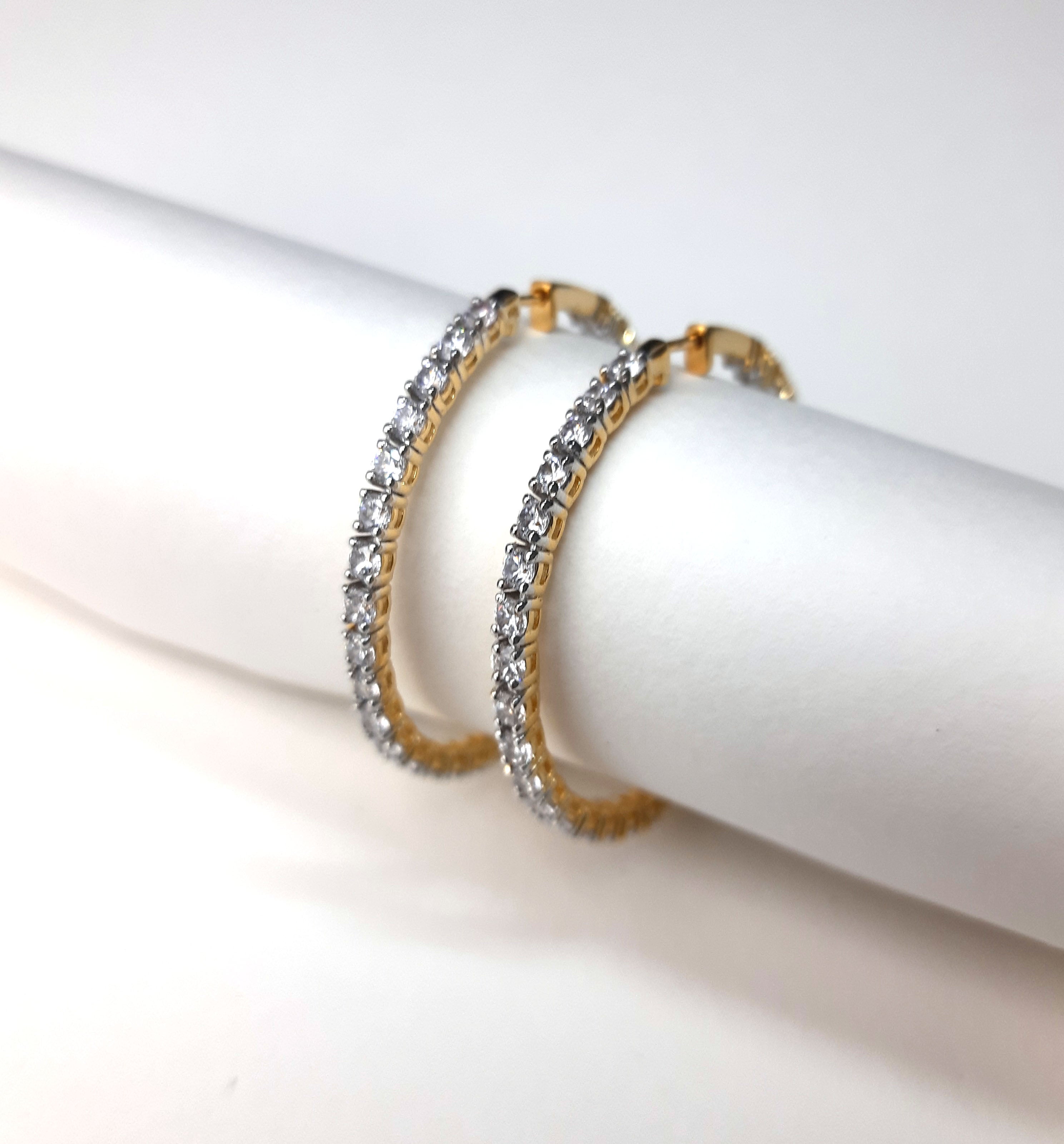 Single line yellow hoops