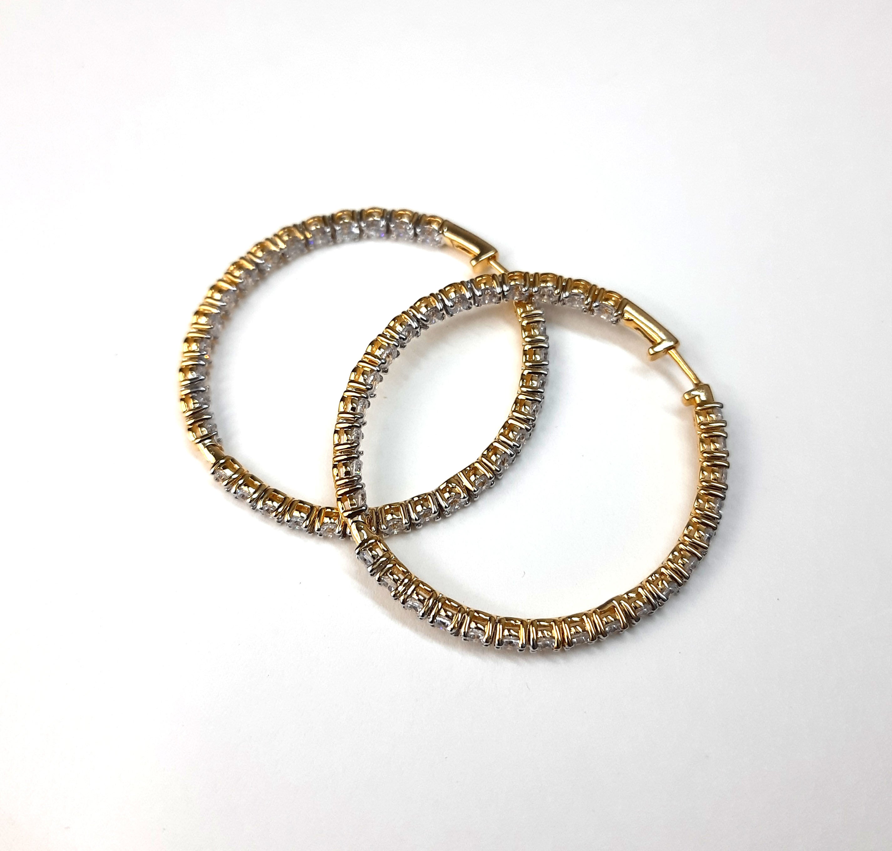 Single line yellow hoops